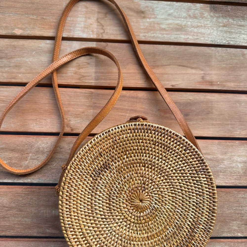 Round Woven Crossbody Bag - Tan